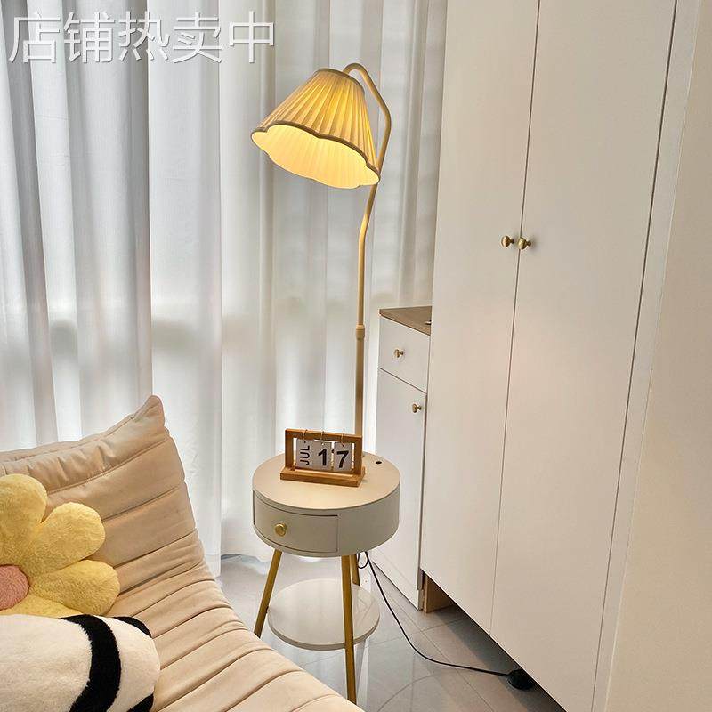 花朵落地灯客厅卧室奶油风氛围高级颜值设计感置物床头柜一体台灯