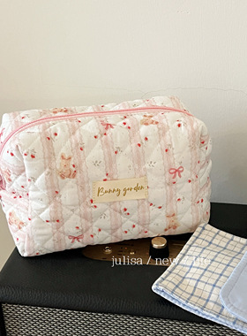 独家定制面料bunny garden蕾丝碎花兔子枕头包大容量便携化妆包包