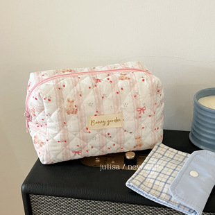 独家定制面料bunny garden蕾丝碎花兔子枕头包大容量便携化妆包包
