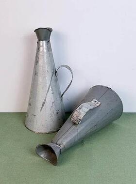 知青老物件老式喇叭喊话筒扩音器老旧铁皮喇叭生产队怀旧收藏摆件