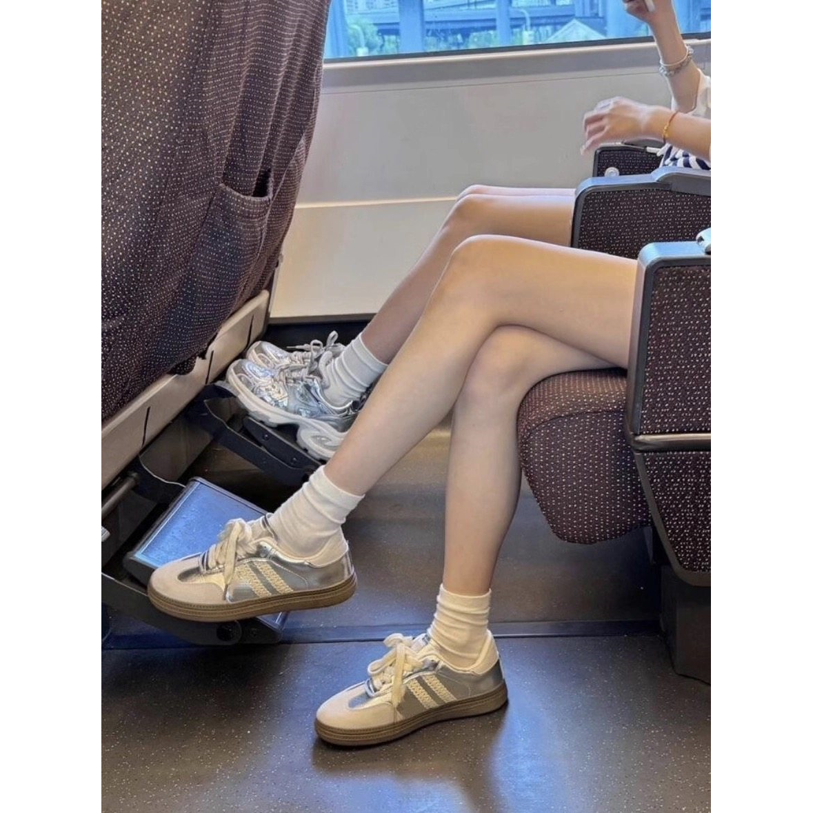 复古银色德训鞋女2026秋季新款平底休闲单鞋板鞋蕾丝边运动阿甘鞋,女鞋,德训鞋,淘宝优惠券,粉丝福利购,淘宝优惠卷