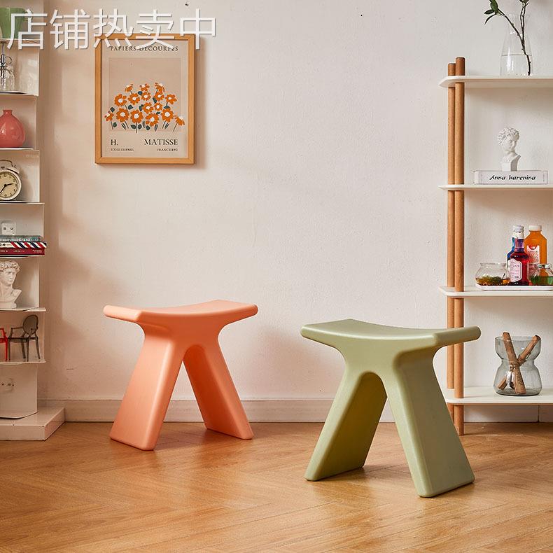 北欧家用换鞋凳创意小板凳小马扎现代简约小凳子可爱矮凳