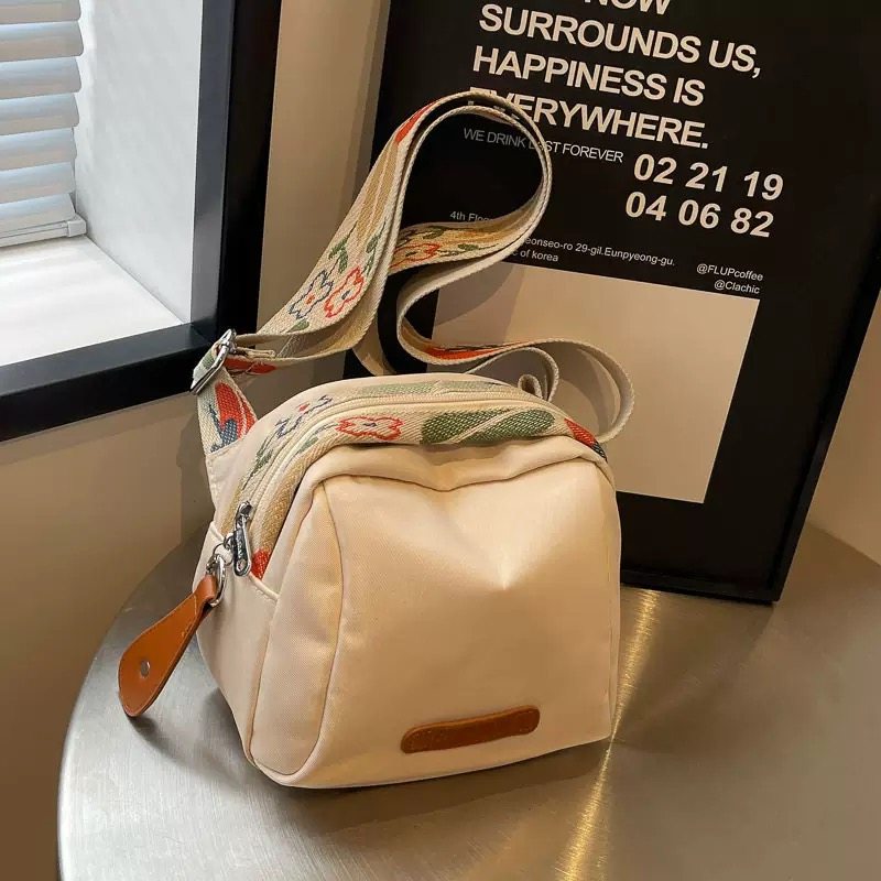 斜挎包包女式2025新款防水尼龙布大容量小众设计单肩通勤贝壳包,箱包皮具/热销女包/男包,通用款女包,淘宝优惠券,粉丝福利购,淘宝优惠卷