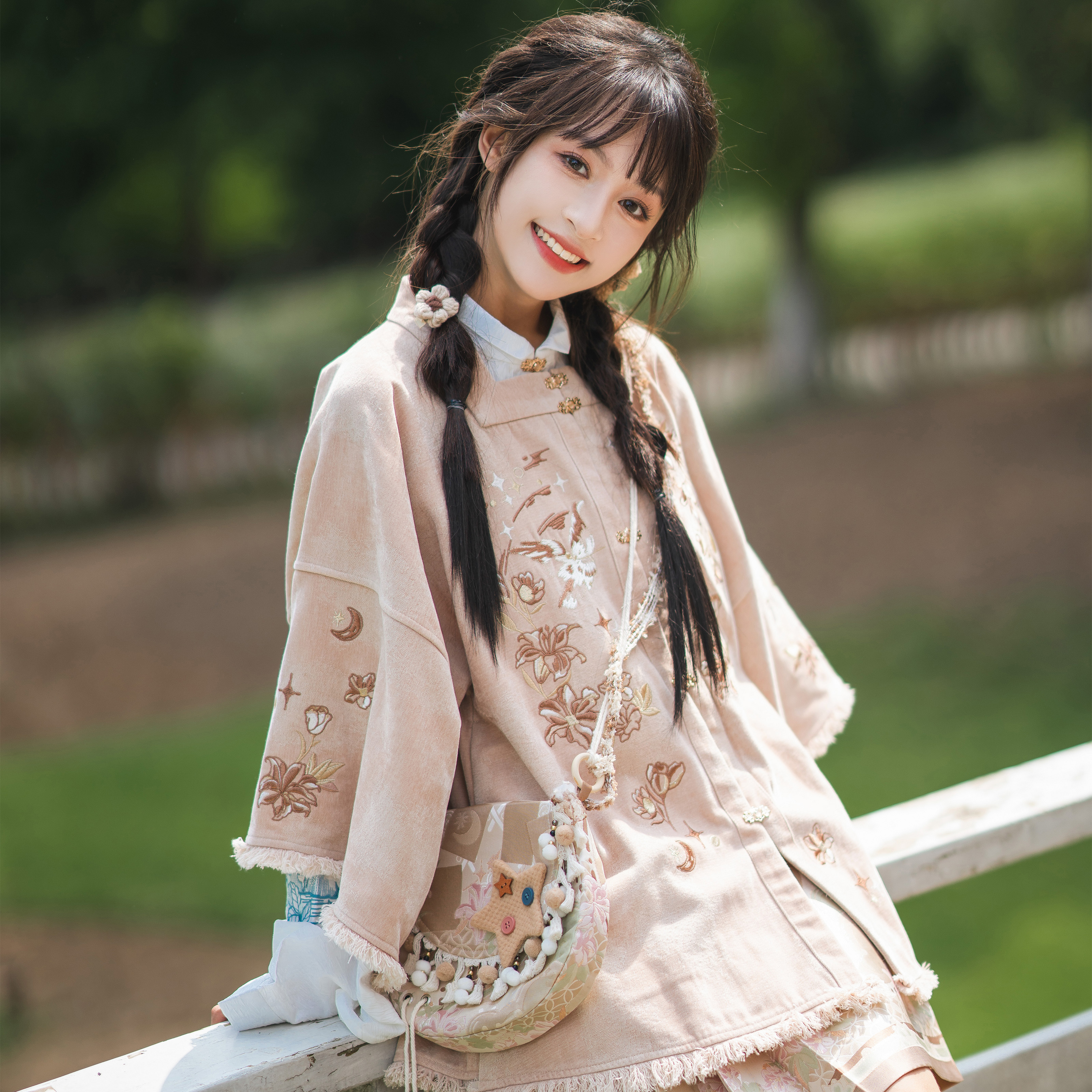花朝记明制汉服绣花半袖马面裙