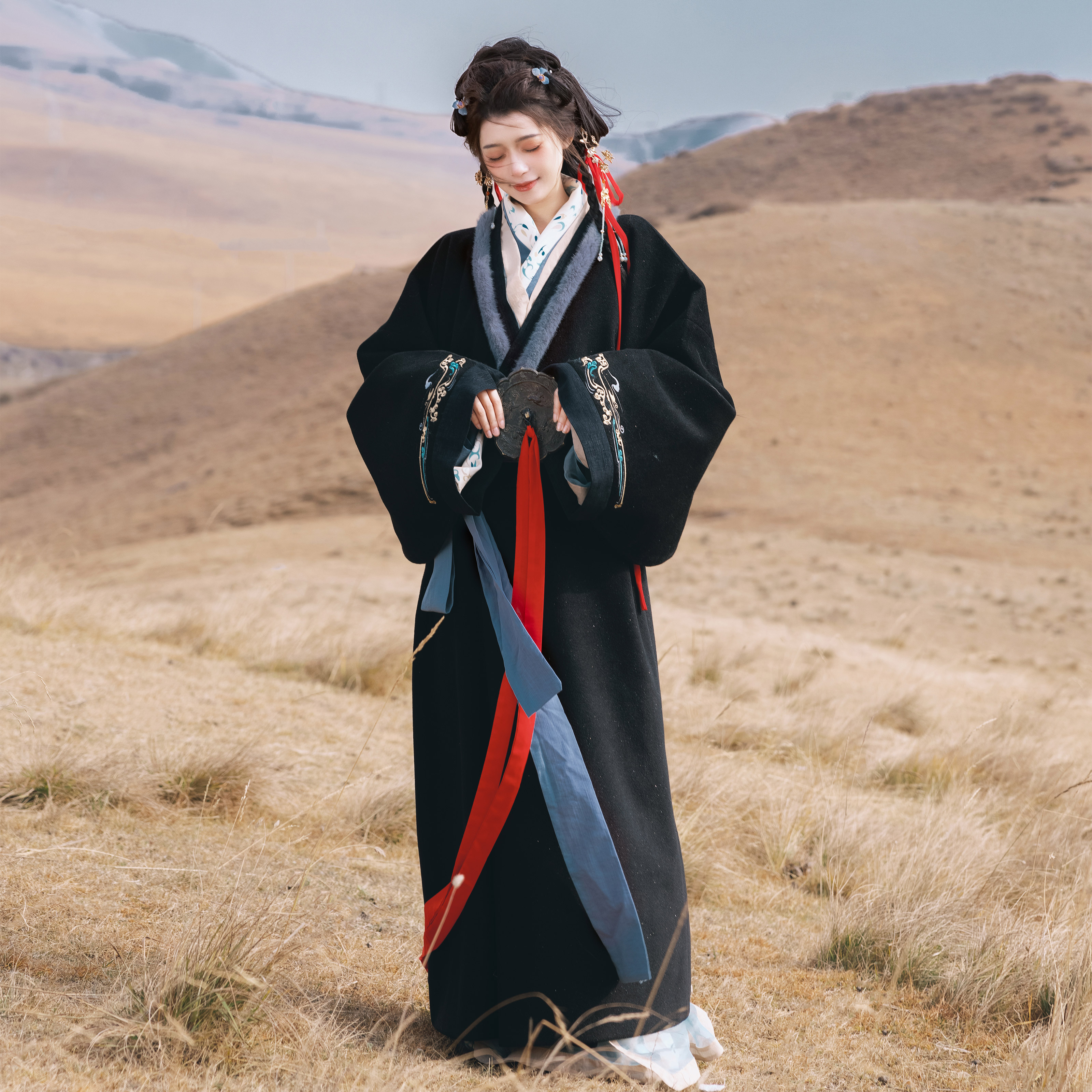 西汉马王堆直裾亮丝毛呢大衣秋冬