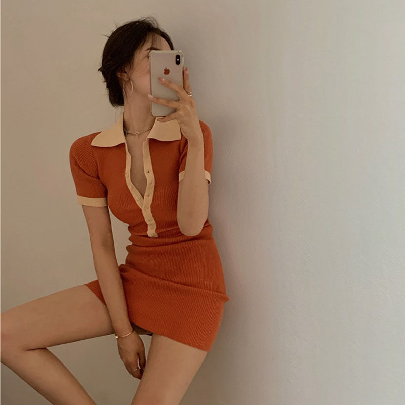 유럽과 미국의 뜨거운 여자 기질 인터넷 연예인 스트리트 드레스 여름 하이 엔드 순수한 정욕 섹시한 폴로 칼라 니트 힙 스커트 여성 여름