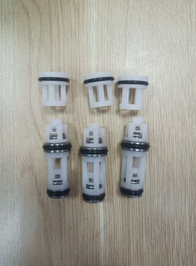 黑猫清洗机BCC1110A机器泵头进出水阀组件.简称单向阀3个+3个支架