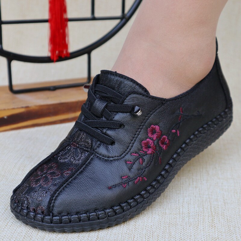 老北京布鞋女春秋季中老年软底软面牛筋底妈妈鞋加宽透气舒适绣花