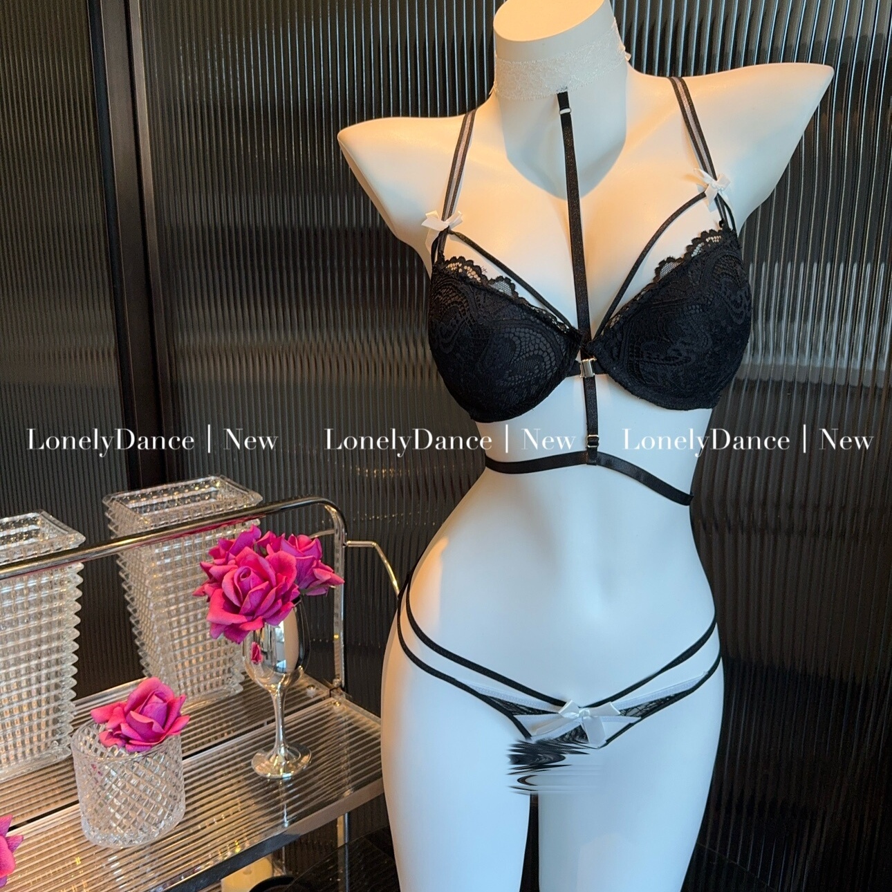 Lonelydance感觉至上*气质性感挂脖蕾丝前扣内衣聚拢文胸套装女