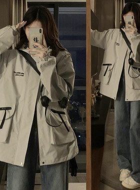 美式复古冲锋衣外套女春秋2024新款学生宽松大码休闲连帽工装风衣