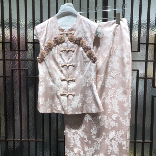 上新直筒花朵提花新中式半身裙（新30真丝）(装饰不可YS1-826103