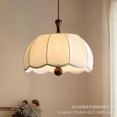 The French chandeliers main bedroom lamp, the American vers