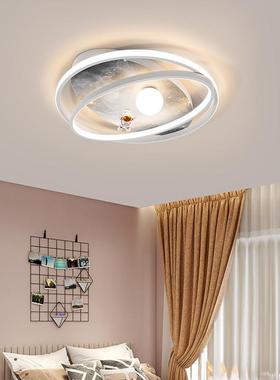 The cartoon straws are modern and simple, and the childrens