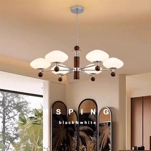 class living the French Ame chandelier medium bean The room