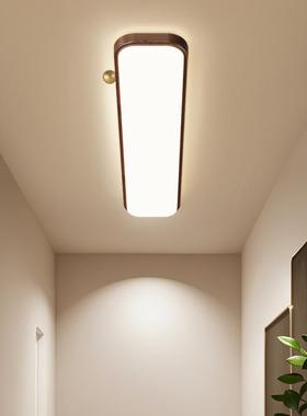 In 2025, the new tunnel light was modern and simple, about L