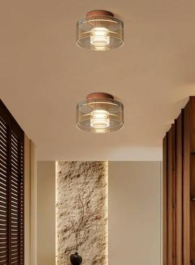 Crosslights suck on the top of the balcony lights, all-spect