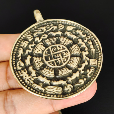 藏传九宫八卦牌大鹏鸟挂件老年份黄利玛铜复古手工12生肖腰牌车挂