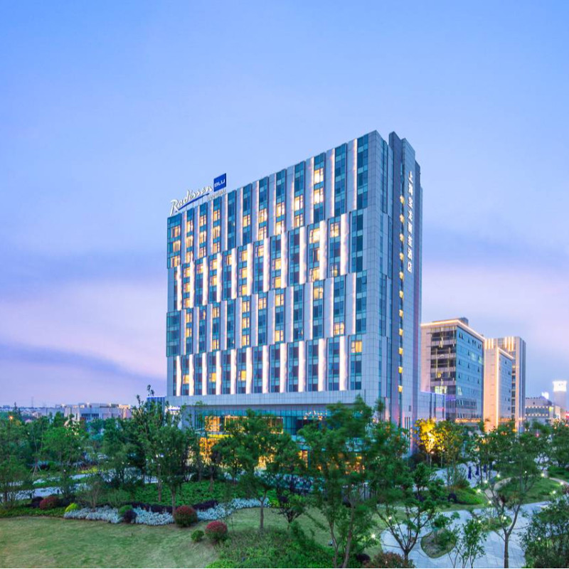 上海宝龙丽笙酒店699元高级房1晚套餐+双早+双人自助晚餐