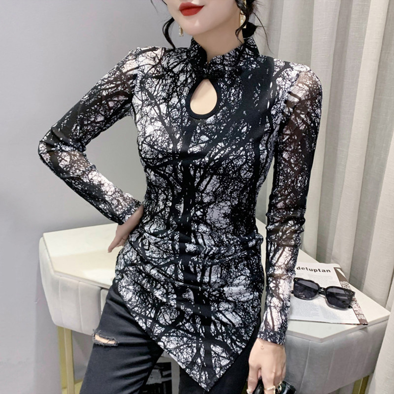 섹시 할로우 메쉬 티셔츠 유럽 여성 레트로 버튼 탑 불규칙한 인쇄 바닥 셔츠 여성 긴 소매