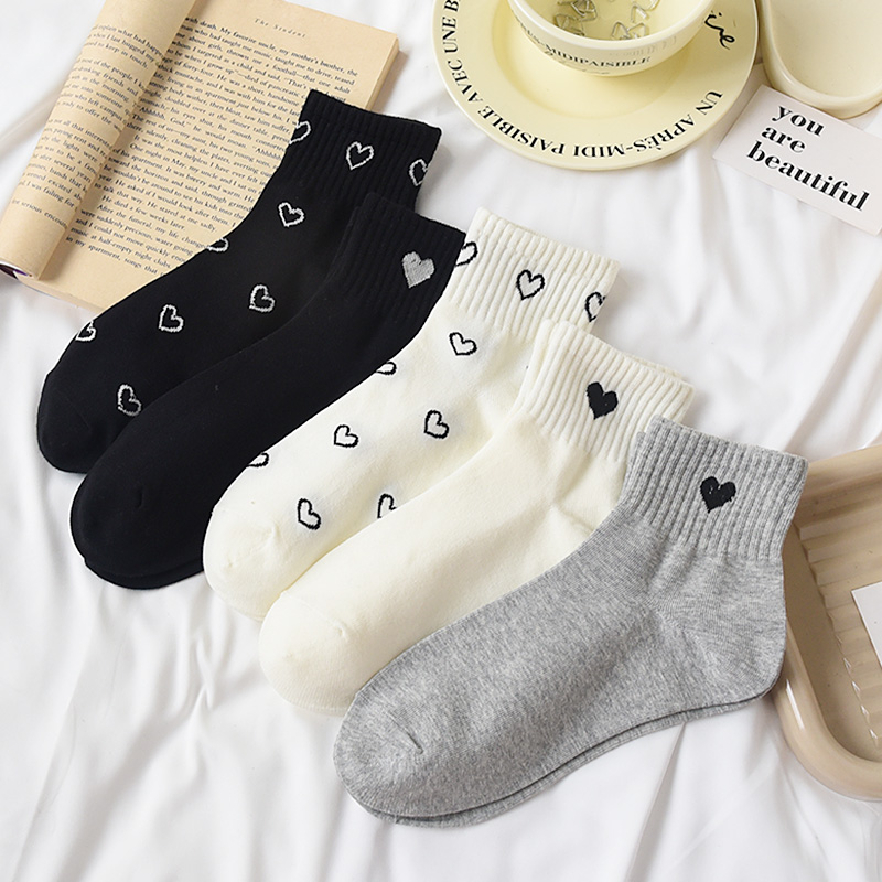 爱心袜子女纯棉中筒黑白