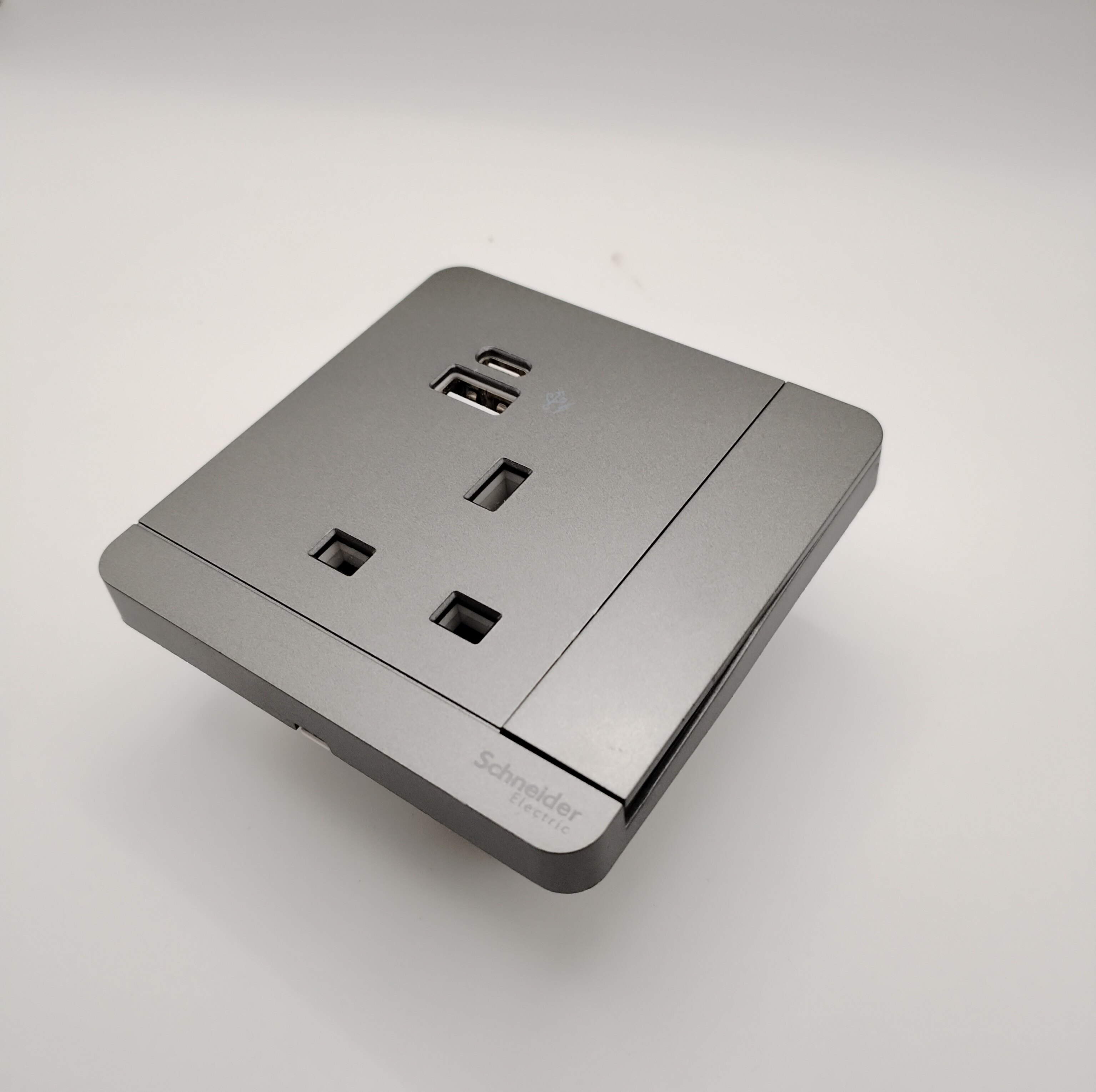 施耐德绎尚荧光灰typec快充usb 英式港式插座 13a三孔方脚奇胜
