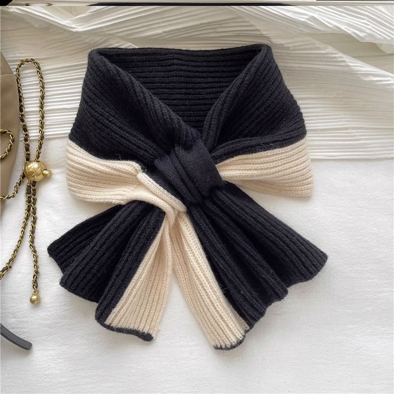 披肩围巾女款2024新款交叉拼色防寒围脖保暖护颈颈部保暖冬季百搭