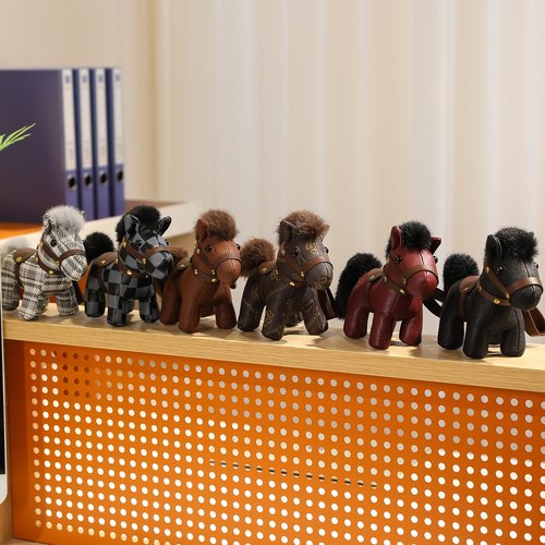 马年吉祥物公仔挂件皮革生肖马玩偶配饰毛绒玩具新年礼物可加LOGO