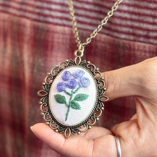 新品项链刺绣DIY材料包 初学自绣花卉毛衣链挂件创意玫瑰花吊坠