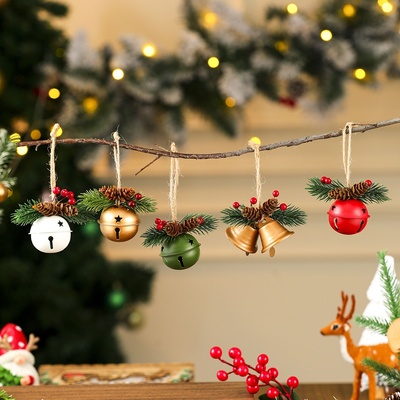 跨境新款圣诞铃铛门挂吊铃红果松果风铃圣诞树挂件圣诞节装饰品