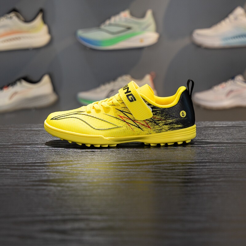 李宁儿童足球鞋男2026疾影4比赛训练防泼水防滑学生运动鞋YKGW028