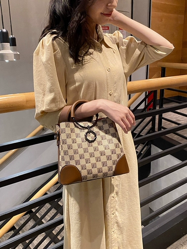 Модная вместительная и большая сумка через плечо, коллекция 2023