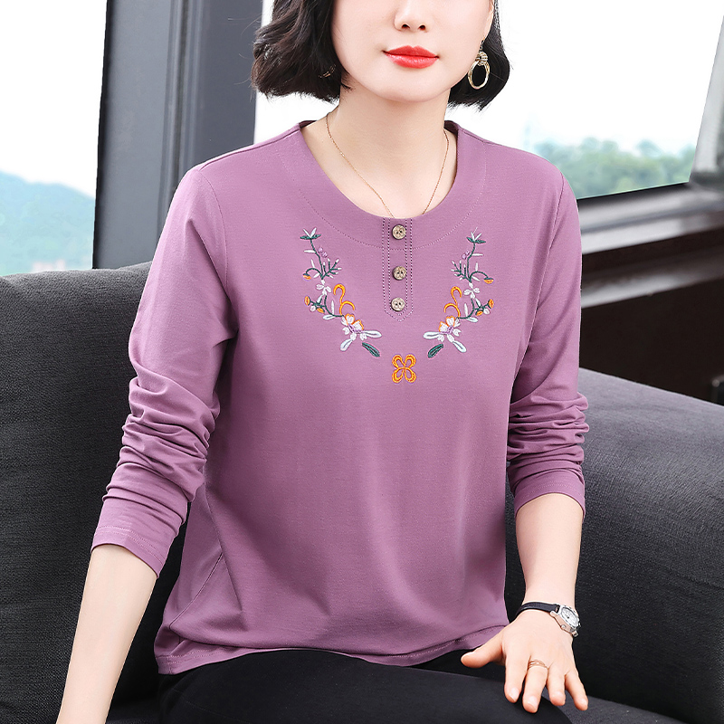 春秋新款妈妈装纯棉刺绣T恤