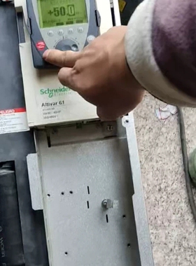 变频器 Altivar 61 ATV61HD30N4Z 议价