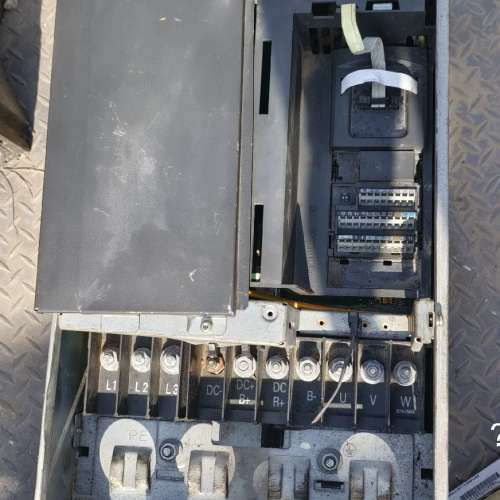 西门子变频器6SE6440-2UD31-8DB1可邮寄维修  翻新