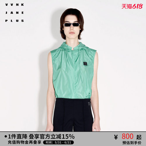 连帽抽绳马甲VVNKJANEPLUS