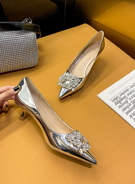 婚鞋女2025年新款秋季方扣银色高跟鞋细跟婚纱秀禾新娘鞋两穿3cm