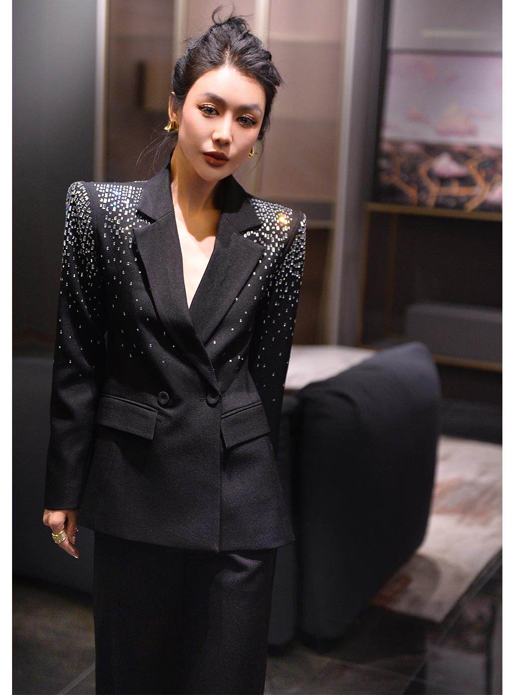 하이엔드 패션 중공업 핫 다이아몬드 기질이 가능한 전문복 여성 가을 ??겨울 블랙 슬림 슈트 나팔바지 투피스 세트