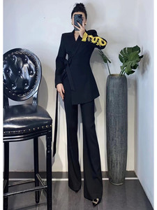 中式国风西装套装女2024秋冬龙纹刺绣侧绑带收腰西服喇叭裤两件套