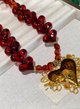 复古华丽金属爱心吊坠项链美拉德风树脂串珠锁骨链05