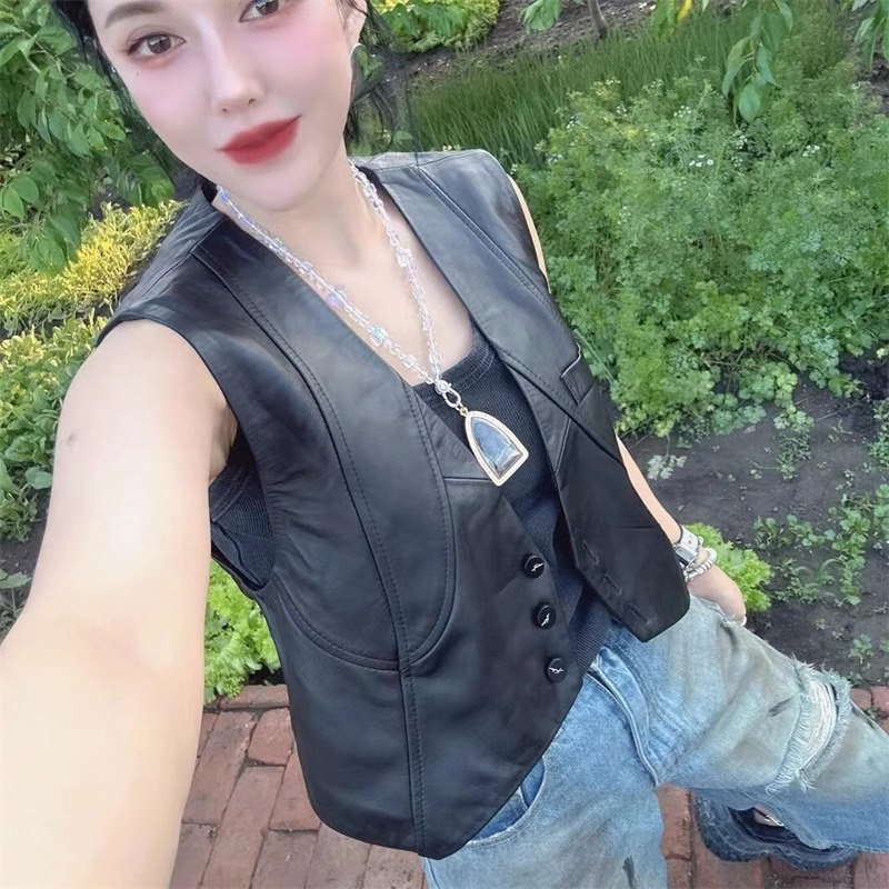 网红同款女款坎肩短款无袖宽松百搭显瘦V领单排扣马甲