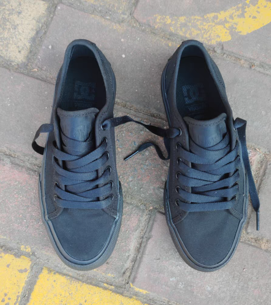 外贸鞋 库存鞋原单 滑板鞋帆布鞋 男女低帮板鞋 全黑色36+36.5