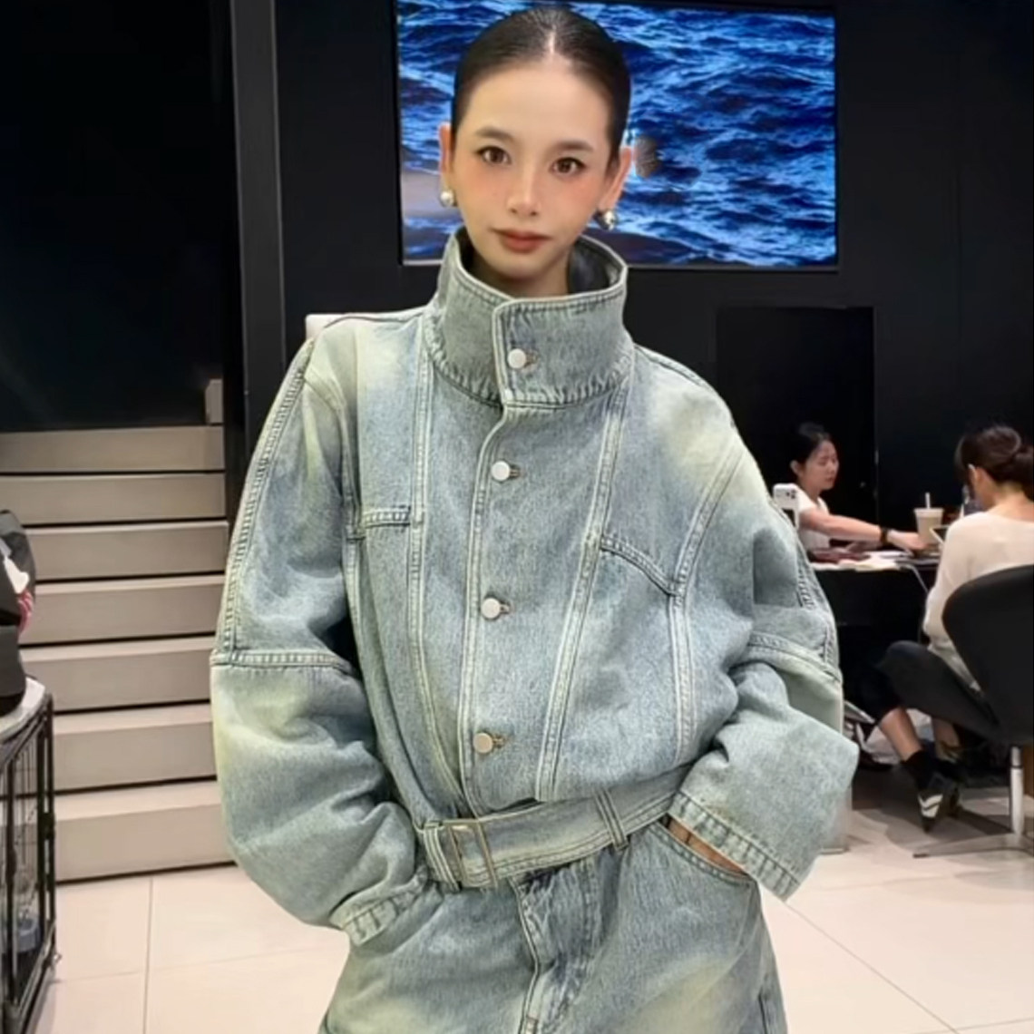 牛仔裙女2026秋季新款欧洲站复古做旧腰带收腰连衣裙立领长袖裙子