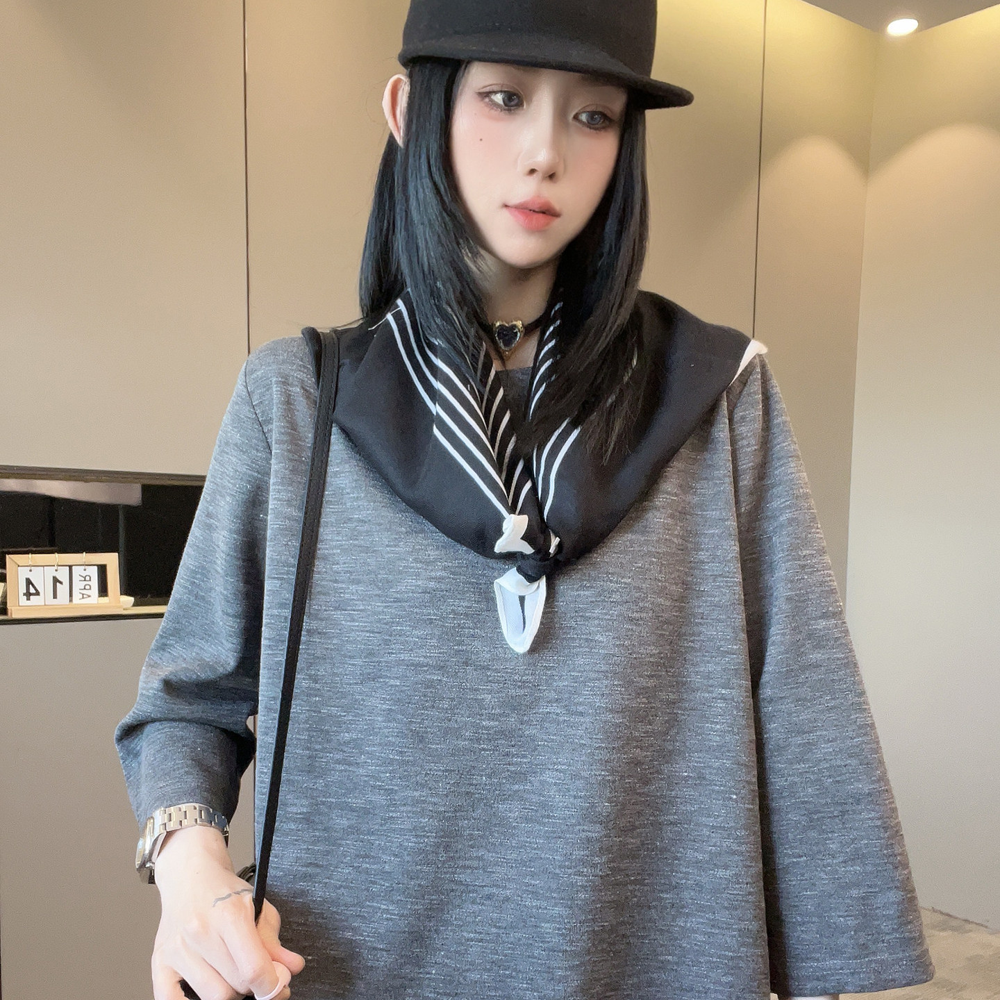 中长款T恤高腰直筒长裤印花丝巾套装两件套女2026秋季新款欧洲站