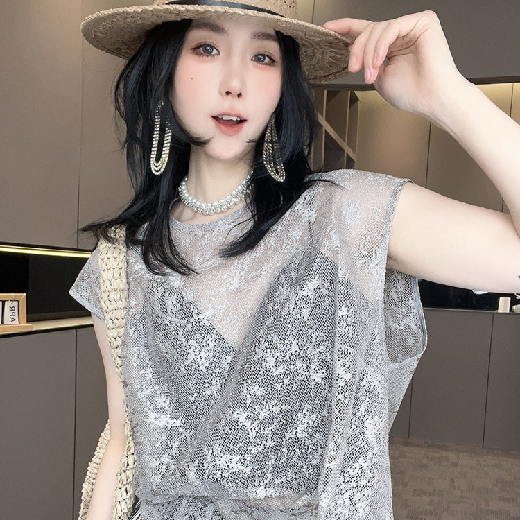 蕾丝衫女2026春季新款欧洲站纯色蕾丝钩花镂空圆领打底背心上衣