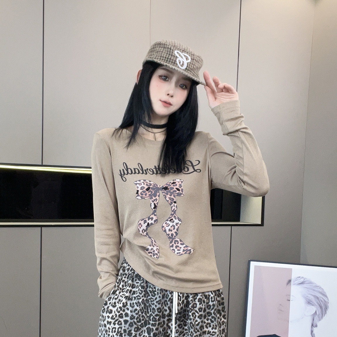 长袖T恤女2026秋季新款撞色豹纹蝴蝶结字母印花打底衫套头上衣