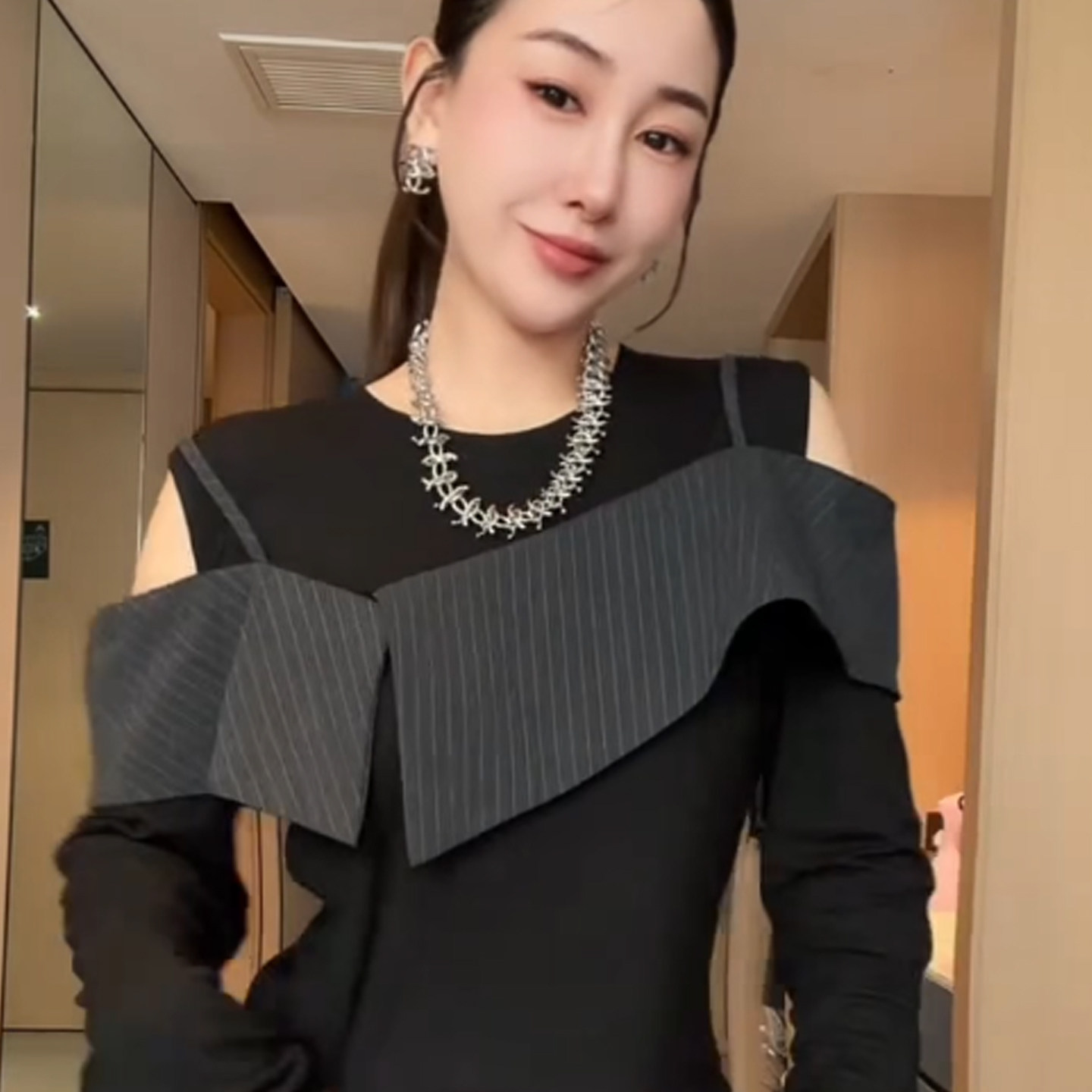 露肩圆领T恤高腰直筒裤休闲裤套装两件套女2026秋季新款欧洲站