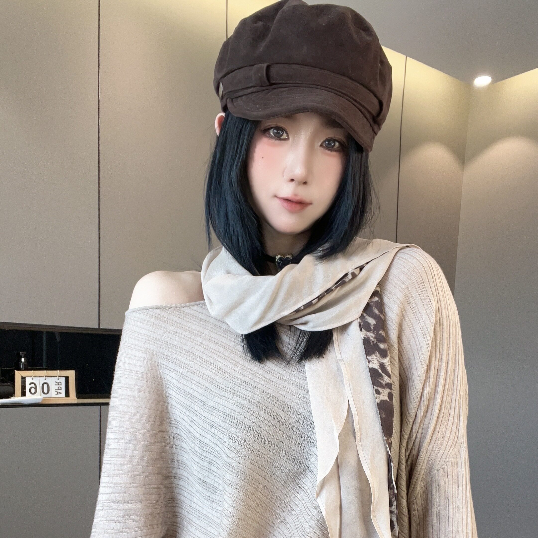 长袖T恤女2026早秋新款欧洲站时尚豹纹丝巾露肩小衫宽松百搭上衣