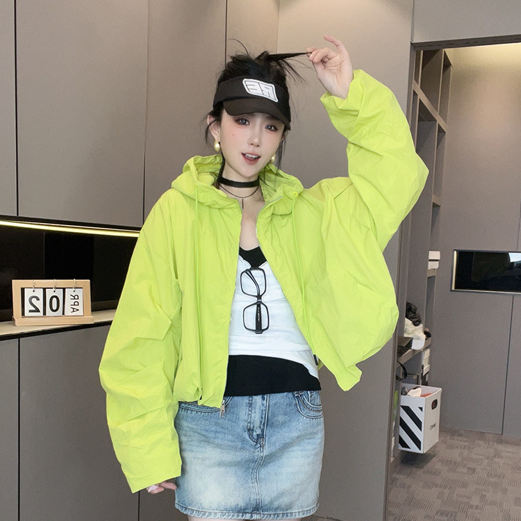 防晒外套女2026春季新款简约风纯色连帽防晒衣短款拉链长袖上衣