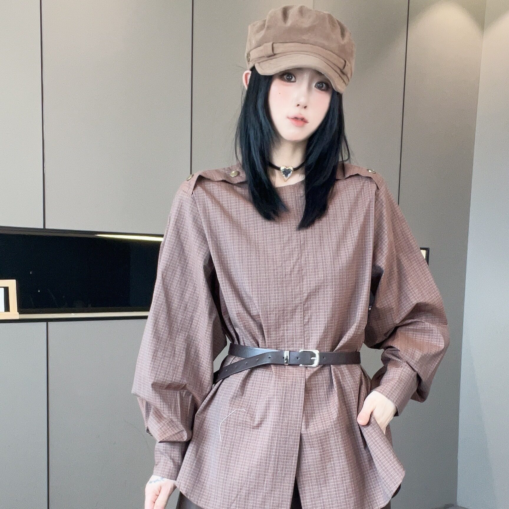 长袖格子衬衫女2026早秋新款腰带收腰圆领单排扣衬衣中长款上衣