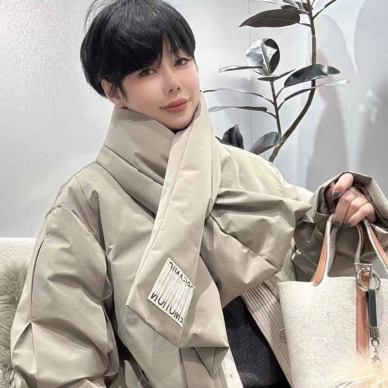 可拆卸围脖羽绒服女2024冬新款西装式针织拼接双排扣加厚保暖外套